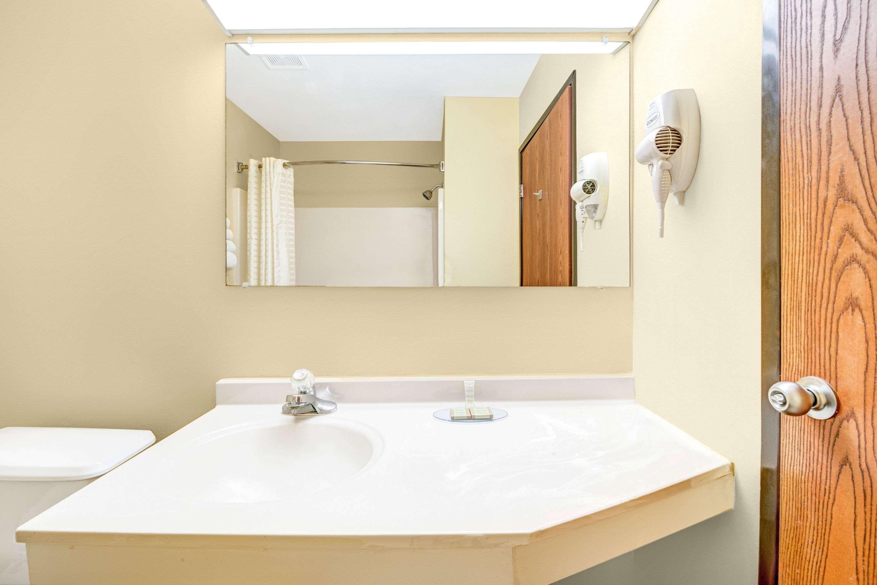 Super 8 By Wyndham Mckinney/Plano Area Экстерьер фото