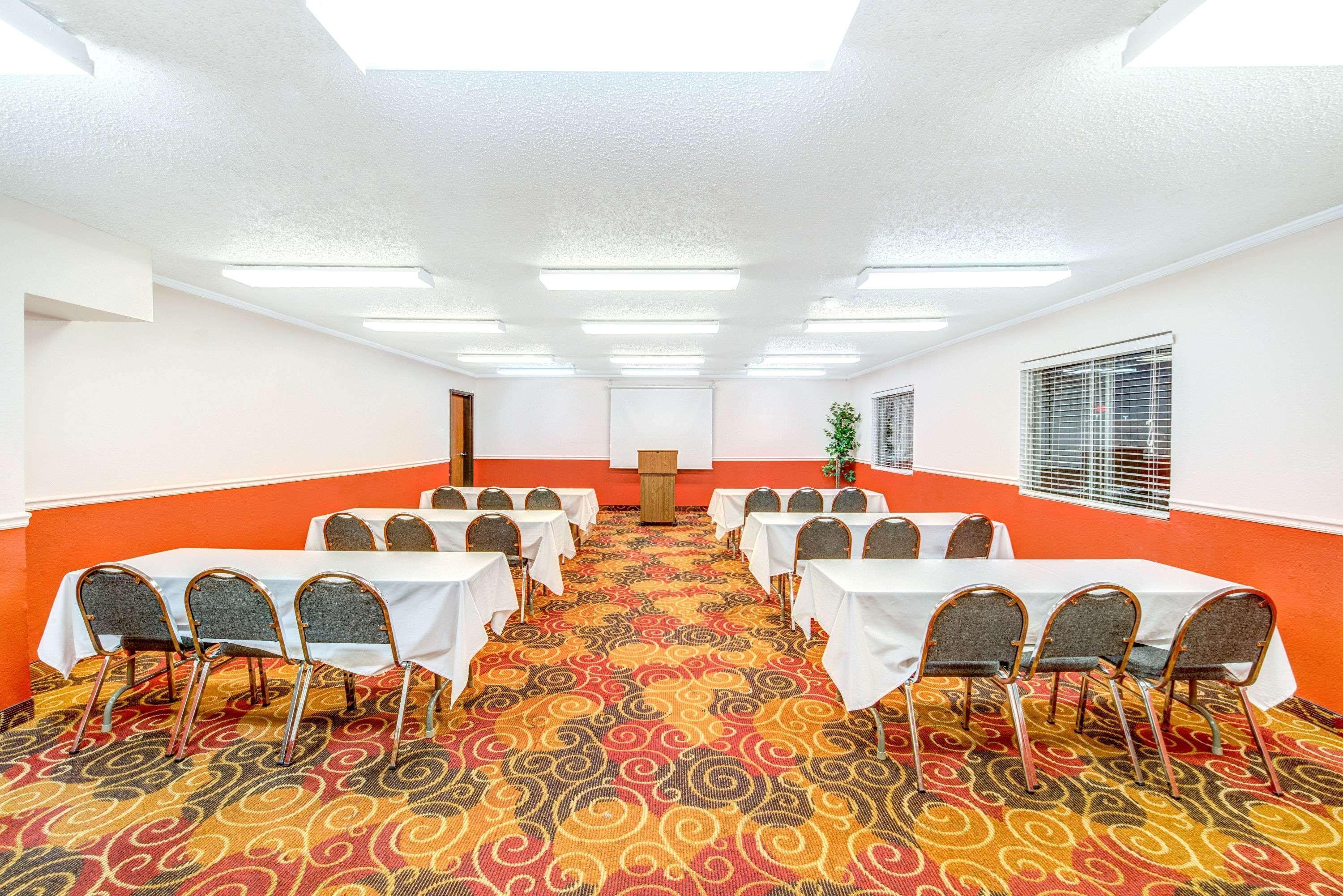 Super 8 By Wyndham Mckinney/Plano Area Экстерьер фото