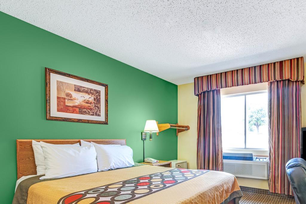 Super 8 By Wyndham Mckinney/Plano Area Экстерьер фото